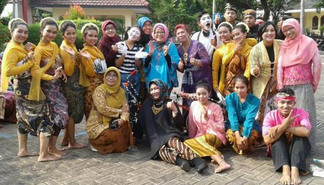Foto bersama ussai peringatan Hari Kartini 2017